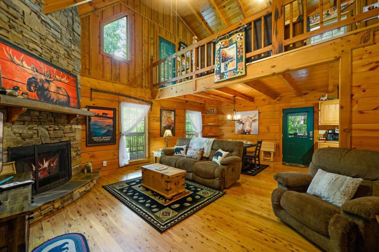 Gypsy Road - Privacy! Log Cabin With Hot Tub, Wifi, Directv And Arcade Сев'єрвілл Екстер'єр фото